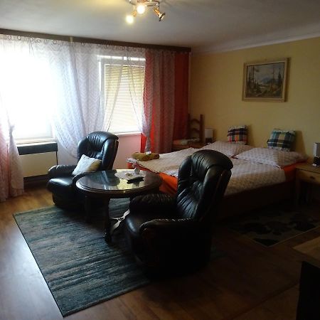 Milanna Apartamento Břeclav Exterior foto